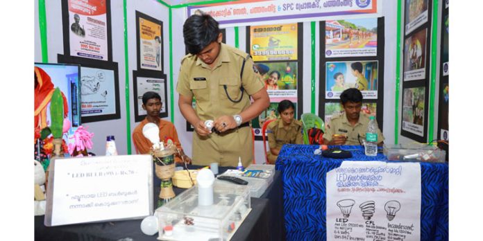ഇവിടെയൊന്നും ”ഫ്യൂസല്ല” ഇവിടെയൊന്നും ”ഫ്യൂസല്ല”