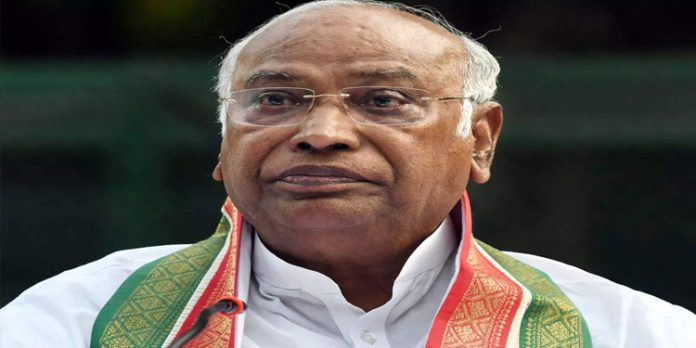ഞങ്ങള് വിജയിച്ചു, ആരെയും വിമർശിക്കാൻ ആഗ്രഹിക്കുന്നില്ല – മല്ലികാർജുൻ ഖാർഗെ ഞങ്ങള് വിജയിച്ചു, ആരെയും വിമർശിക്കാൻ ആഗ്രഹിക്കുന്നില്ല – മല്ലികാർജുൻ ഖാർഗെ