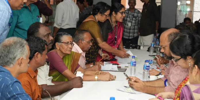 വ്യവസായമന്ത്രി ഇടപെട്ടു ; അഷ്റഫിന്റെ വീടിന് നമ്പര് വ്യവസായമന്ത്രി ഇടപെട്ടു ; അഷ്റഫിന്റെ വീടിന് നമ്പര്