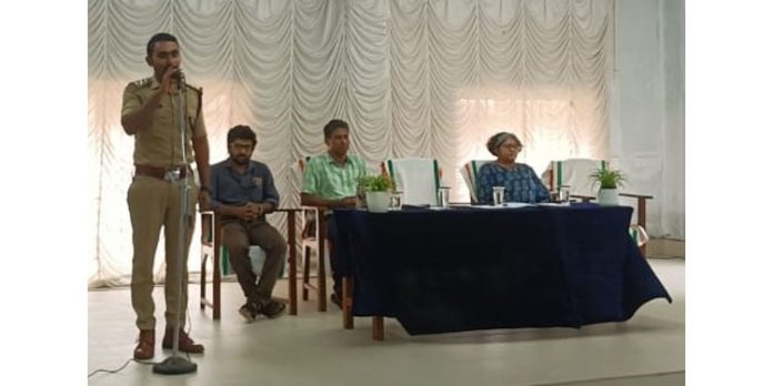 സംസ്കൃത സർവ്വകലാശാല ബോസ്റ്റൽ സ്കൂളിൽ തൃദിന ജീവിത നൈപുണ്യ വികസന പരിപാടി ആരംഭിച്ചു സംസ്കൃത സർവ്വകലാശാല ബോസ്റ്റൽ സ്കൂളിൽ തൃദിന ജീവിത നൈപുണ്യ വികസന പരിപാടി ആരംഭിച്ചു