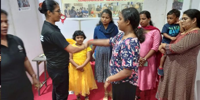 ആക്രമണങ്ങള് ചെറുക്കാം ; ഹിറ്റായി വനിതാ പോലീസിന്റെ സ്വയം പ്രതിരോധ പരിശീലന പരിപാടി ആക്രമണങ്ങള് ചെറുക്കാം ; ഹിറ്റായി വനിതാ പോലീസിന്റെ സ്വയം പ്രതിരോധ പരിശീലന പരിപാടി