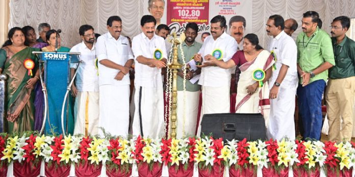 പ്രമാടം പഞ്ചായത്തിലെ കുടിവെള്ള പ്രശ്നം പൂര്ണമായി പരിഹരിക്കാന് ജലജീവന് മിഷന് പദ്ധതിയിലൂടെ സാധിക്കും : മന്ത്രി റോഷി അഗസ്റ്റിന് പ്രമാടം പഞ്ചായത്തിലെ കുടിവെള്ള പ്രശ്നം പൂര്ണമായി പരിഹരിക്കാന് ജലജീവന് മിഷന് പദ്ധതിയിലൂടെ സാധിക്കും : മന്ത്രി റോഷി അഗസ്റ്റിന്