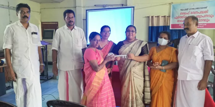 ലൈഫ് ഭവനപദ്ധതി ; മല്ലപ്പള്ളി ഗ്രാമപഞ്ചായത്തിലെ 5 ഭവനങ്ങളുടെ പൂർത്തീകരണ പ്രഖ്യാപനവും താക്കോൽദാനവും നടത്തി ലൈഫ് ഭവനപദ്ധതി ; മല്ലപ്പള്ളി ഗ്രാമപഞ്ചായത്തിലെ 5 ഭവനങ്ങളുടെ പൂർത്തീകരണ പ്രഖ്യാപനവും താക്കോൽദാനവും നടത്തി