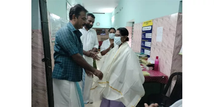 ബിജെപി പെരുനാട് പഞ്ചായത്ത് കമ്മിറ്റി നേഴ്സുമാരെ ആദരിച്ചു ബിജെപി പെരുനാട് പഞ്ചായത്ത് കമ്മിറ്റി നേഴ്സുമാരെ ആദരിച്ചു
