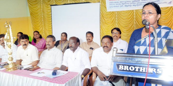 കുട്ടികള് നല്ല ഹൃദയത്തിന് ഉടമയായി നല്ല പൗരന്മാരായി വളരണം : മന്ത്രി വീണാ ജോര്ജ് കുട്ടികള് നല്ല ഹൃദയത്തിന് ഉടമയായി നല്ല പൗരന്മാരായി വളരണം : മന്ത്രി വീണാ ജോര്ജ്