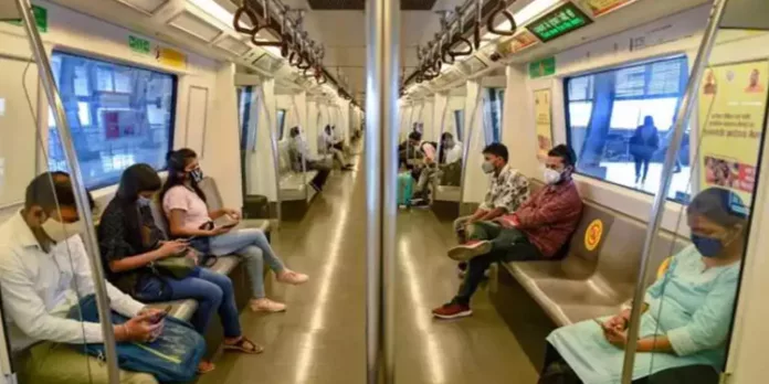 ഡാന്സും റീല്സും പാടില്ല ; യാത്രക്കാരുടെ മോശം പെരുമാറ്റം തടയാന് ഡല്ഹി മെട്രോ ഡാന്സും റീല്സും പാടില്ല ; യാത്രക്കാരുടെ മോശം പെരുമാറ്റം തടയാന് ഡല്ഹി മെട്രോ