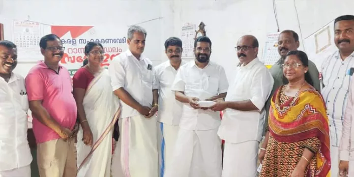 എംഎന് സ്മാരക നിര്മ്മാണ ഫണ്ട് ഏറ്റുവാങ്ങി എംഎന് സ്മാരക നിര്മ്മാണ ഫണ്ട് ഏറ്റുവാങ്ങി