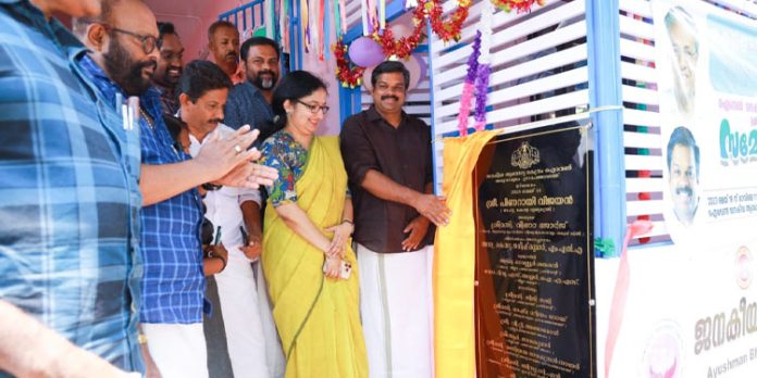 ജനകീയ ആരോഗ്യ കേന്ദ്രങ്ങള് പൊതുജനാരോഗ്യ മേഖലയ്ക്ക് വലിയ ഉണര്വു നല്കും : മുഖ്യമന്ത്രി ജനകീയ ആരോഗ്യ കേന്ദ്രങ്ങള് പൊതുജനാരോഗ്യ മേഖലയ്ക്ക് വലിയ ഉണര്വു നല്കും : മുഖ്യമന്ത്രി