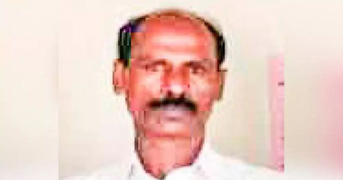 വാറ്റ്ചാരായവും കോടയുമായി മധ്യവയസ്കൻ എക്സൈസ് പിടിയിൽ വാറ്റ്ചാരായവും കോടയുമായി മധ്യവയസ്കൻ എക്സൈസ് പിടിയിൽ