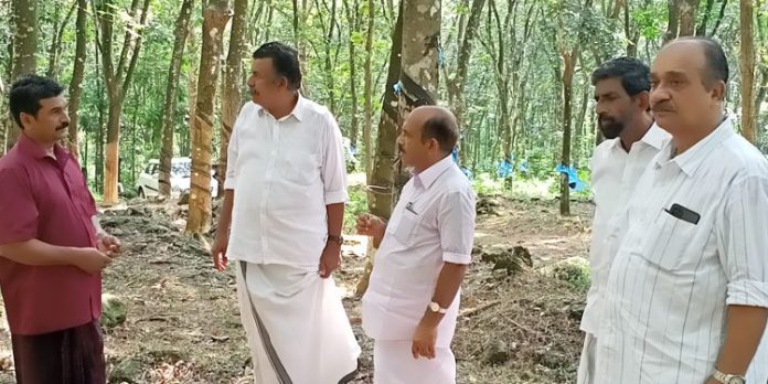 നാട്ടിലിറങ്ങുന്ന വന്യജീവികളെ കണ്ടാലുടൻ വെടിവെക്കാനുള്ള നിർദ്ദേശം നൽകണം ; ജോസഫ് എം.പുതുശ്ശേരി നാട്ടിലിറങ്ങുന്ന വന്യജീവികളെ കണ്ടാലുടൻ വെടിവെക്കാനുള്ള നിർദ്ദേശം നൽകണം ; ജോസഫ് എം.പുതുശ്ശേരി