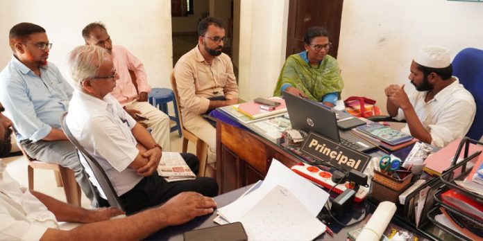 മദ്രസ വിദ്യാർത്ഥിനിയുടെ മരണം ; എ പി സി ആർ വസ്തുതാന്വേഷണ സംഘം തെളിവെടുപ്പ് നടത്തി മദ്രസ വിദ്യാർത്ഥിനിയുടെ മരണം ; എ പി സി ആർ വസ്തുതാന്വേഷണ സംഘം തെളിവെടുപ്പ് നടത്തി