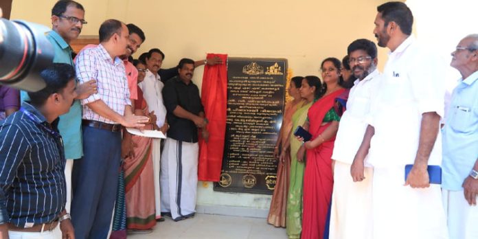 കലഞ്ഞൂർ ഗവൺമെൻറ് ഹയർ സെക്കണ്ടറി സ്കൂളിൽ പുതുതായി നിർമ്മിക്കപ്പെട്ട ബഹുനിലക്കെട്ടിടങ്ങൾ ഉദ്ഘാടനം ചെയ്തു കലഞ്ഞൂർ ഗവൺമെൻറ് ഹയർ സെക്കണ്ടറി സ്കൂളിൽ പുതുതായി നിർമ്മിക്കപ്പെട്ട ബഹുനിലക്കെട്ടിടങ്ങൾ ഉദ്ഘാടനം ചെയ്തു