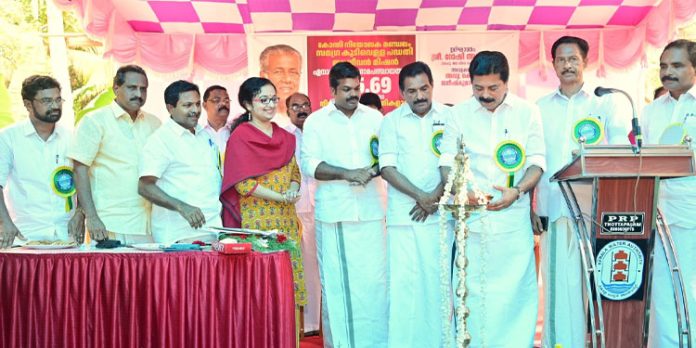ഏനാദിമംഗലം സമ്പൂര്ണ കുടിവെള്ള പദ്ധതി സമയബന്ധിതമായി പൂര്ത്തീകരിക്കും : മന്ത്രി റോഷി അഗസ്റ്റിന് ഏനാദിമംഗലം സമ്പൂര്ണ കുടിവെള്ള പദ്ധതി സമയബന്ധിതമായി പൂര്ത്തീകരിക്കും : മന്ത്രി റോഷി അഗസ്റ്റിന്