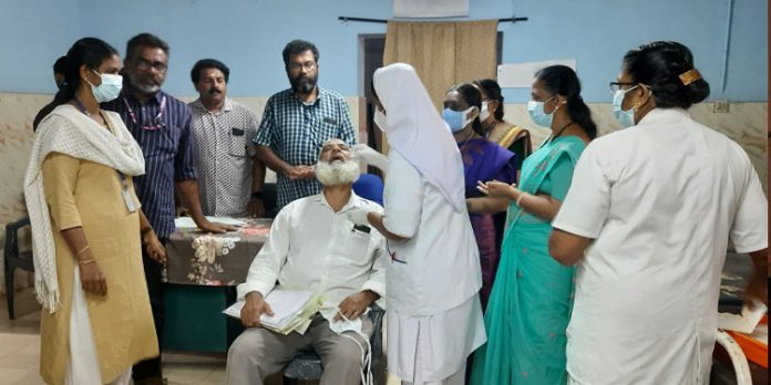 ഹജ്ജ് തീര്ഥാടകര്ക്ക് വാക്സിനേഷന് നല്കി ഹജ്ജ് തീര്ഥാടകര്ക്ക് വാക്സിനേഷന് നല്കി