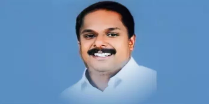 കൊടുങ്ങല്ലൂരില് ടാങ്കർ ലോറിയിടിച്ച് പഞ്ചായത്ത് മെമ്പർ മരിച്ചു കൊടുങ്ങല്ലൂരില് ടാങ്കർ ലോറിയിടിച്ച് പഞ്ചായത്ത് മെമ്പർ മരിച്ചു