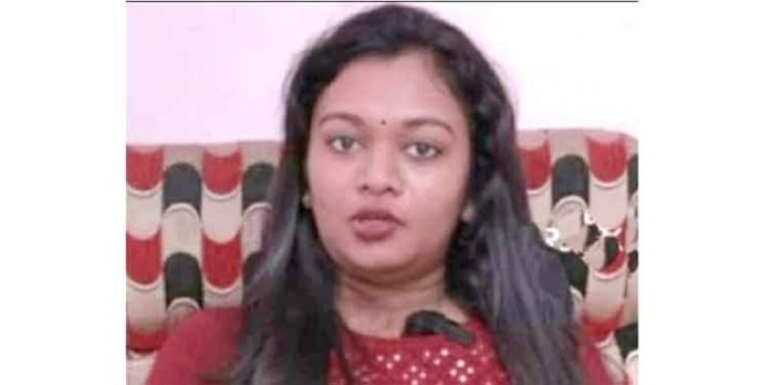റാന്നി സ്വദേശി ഹൃദ്യ എസ്.വിജയന് തിരുപ്പൂര് സബ്ബ് കളക്ടറായി ചുമതയേറ്റു റാന്നി സ്വദേശി ഹൃദ്യ എസ്.വിജയന് തിരുപ്പൂര് സബ്ബ് കളക്ടറായി ചുമതയേറ്റു