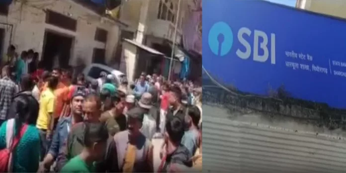 ലീവ് നല്കിയില്ല ; ബാങ്ക് മാനേജരെ പെട്രോളൊഴിച്ച് തീ കൊളുത്തി ലീവ് നല്കിയില്ല ; ബാങ്ക് മാനേജരെ പെട്രോളൊഴിച്ച് തീ കൊളുത്തി