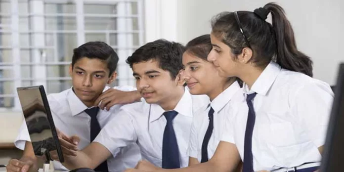 സിബിഎസ്ഇ പന്ത്രണ്ടാം ക്ലാസ് പരീക്ഷാഫലം പ്രഖ്യാപിച്ചു സിബിഎസ്ഇ പന്ത്രണ്ടാം ക്ലാസ് പരീക്ഷാഫലം പ്രഖ്യാപിച്ചു