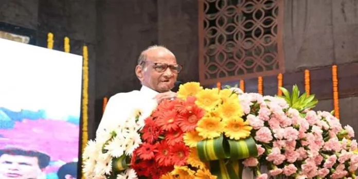 രാജി പിൻവലിച്ച് ശരദ് പവാർ, അധ്യക്ഷ സ്ഥാനത്ത് തുടരും രാജി പിൻവലിച്ച് ശരദ് പവാർ, അധ്യക്ഷ സ്ഥാനത്ത് തുടരും