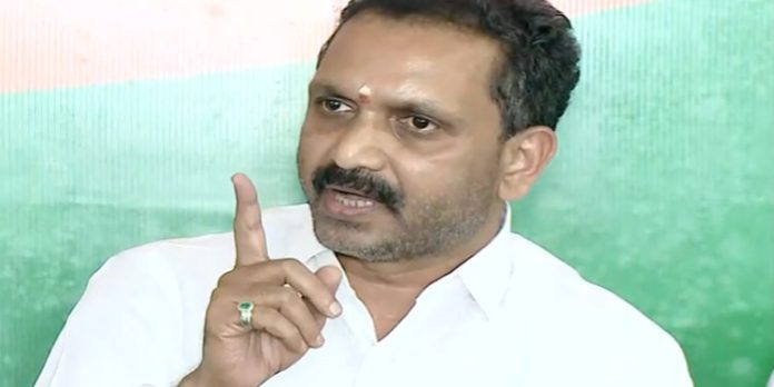 പിണറായിക്കെതിരെ കിട്ടിയ അവസരം ജനം നന്നായി ഉപയോഗിച്ചു ; കെ സുരേന്ദ്രന് പിണറായിക്കെതിരെ കിട്ടിയ അവസരം ജനം നന്നായി ഉപയോഗിച്ചു ; കെ സുരേന്ദ്രന്