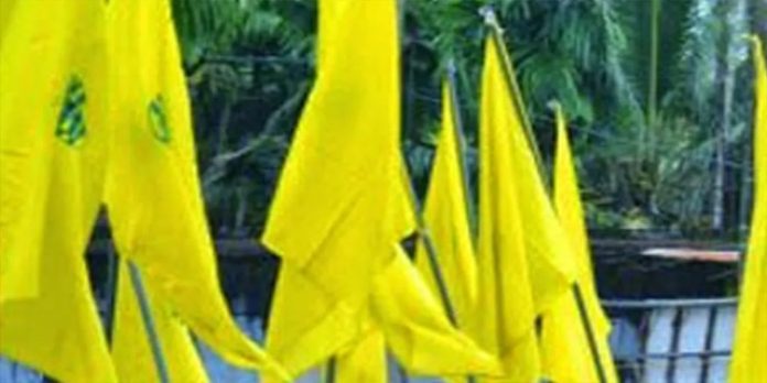 മകന്റെ കൈ പിഴുതെടുക്കും ; വടകരയിൽ എസ്എൻഡിപി നേതാവിന് നേരെ ഭീഷണി മകന്റെ കൈ പിഴുതെടുക്കും ; വടകരയിൽ എസ്എൻഡിപി നേതാവിന് നേരെ ഭീഷണി