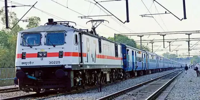 സ്കൂള് വിദ്യാര്ത്ഥികള്ക്ക് നേരെ ട്രെയിനില് അശ്ലീല പ്രദര്ശനം ; പ്രതി പിടിയില് സ്കൂള് വിദ്യാര്ത്ഥികള്ക്ക് നേരെ ട്രെയിനില് അശ്ലീല പ്രദര്ശനം ; പ്രതി പിടിയില്