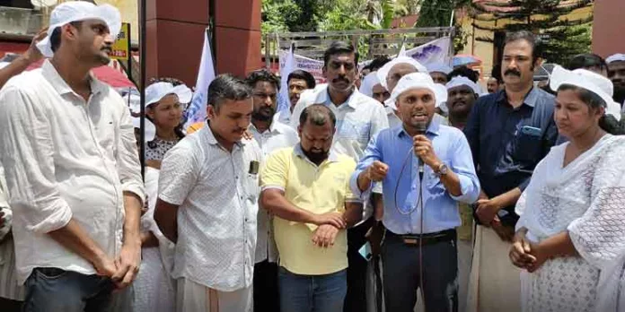 ജില്ലയിലെ സ്വകാര്യ ആശുപത്രി മാനേജ്മെന്റ് കള്ക്ക് ശക്തമായ മുന്നറിയിപ്പുമായി യുനൈറ്റഡ് നേഴ്സസ് അസോസിയേഷന് ; മേയ് 15,16,17 തീയതികളില് സമ്പൂര്ണ്ണ പണിമുടക്ക് ജില്ലയിലെ സ്വകാര്യ ആശുപത്രി മാനേജ്മെന്റ് കള്ക്ക് ശക്തമായ മുന്നറിയിപ്പുമായി യുനൈറ്റഡ് നേഴ്സസ് അസോസിയേഷന് ; മേയ് 15,16,17 തീയതികളില് സമ്പൂര്ണ്ണ പണിമുടക്ക്