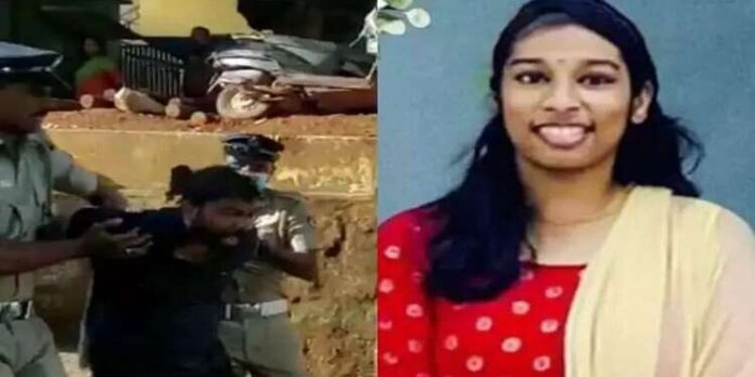 പോലീസുകാര് ഓടിയൊളിച്ചു , വന്ദനയെ ആശുപത്രിയിലേക്ക് കൊണ്ടുപോയ ശേഷമാണ് അവർ തിരിച്ച് വന്നത് ; സൂപ്രണ്ടിന്റെ റിപ്പോര്ട്ട് പോലീസുകാര് ഓടിയൊളിച്ചു , വന്ദനയെ ആശുപത്രിയിലേക്ക് കൊണ്ടുപോയ ശേഷമാണ് അവർ തിരിച്ച് വന്നത് ; സൂപ്രണ്ടിന്റെ റിപ്പോര്ട്ട്
