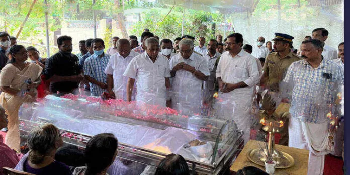 ഡോ. വന്ദനയ്ക്ക് വിടചൊല്ലി നാട് ; സംസ്കാര ചടങ്ങുകൾ പുരോഗമിക്കുന്നു ഡോ. വന്ദനയ്ക്ക് വിടചൊല്ലി നാട് ; സംസ്കാര ചടങ്ങുകൾ പുരോഗമിക്കുന്നു