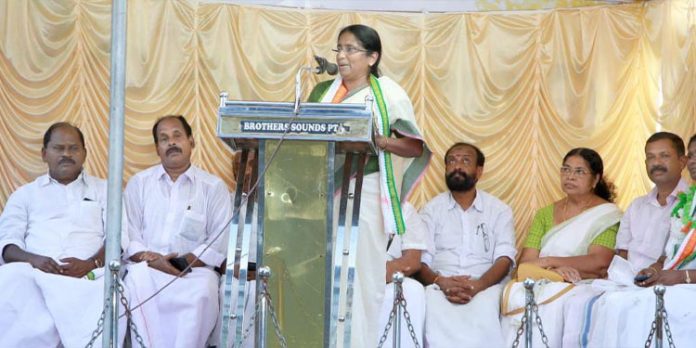 സംസ്ഥാനം ഭരിക്കുന്നത് അഴിമതി സർക്കാർ ; ഷാനിമോൾ ഉസ്മാൻ സംസ്ഥാനം ഭരിക്കുന്നത് അഴിമതി സർക്കാർ ; ഷാനിമോൾ ഉസ്മാൻ