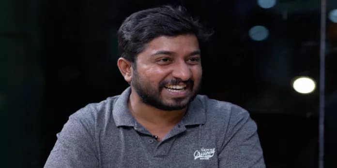 ഈ വിനീത് ഞാനല്ല, തന്റെ പേരിലുള്ള ട്വിറ്റര് അക്കൗണ്ട് കൈകാര്യം ചെയ്യുന്നത് മറ്റൊരാള് ; വിനീത് ശ്രീനിവാസന് ഈ വിനീത് ഞാനല്ല, തന്റെ പേരിലുള്ള ട്വിറ്റര് അക്കൗണ്ട് കൈകാര്യം ചെയ്യുന്നത് മറ്റൊരാള് ; വിനീത് ശ്രീനിവാസന്