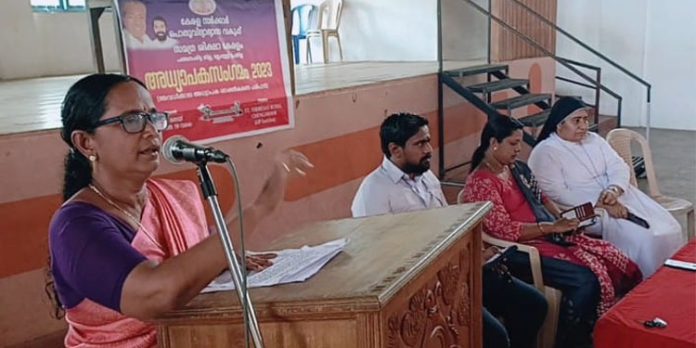 അവധിക്കാല അധ്യാപക സംഗമത്തിന് തുടക്കമായി അവധിക്കാല അധ്യാപക സംഗമത്തിന് തുടക്കമായി