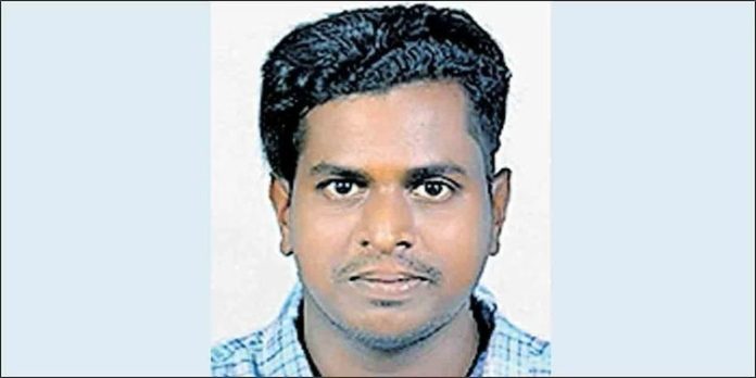 മരിച്ചെന്നു കരുതി തടിച്ചുകൂടിയ ജനം നോക്കിനിന്നു ; കാറിടിച്ച യുവാവിന് രക്തംവാർന്ന് ദാരുണാന്ത്യം മരിച്ചെന്നു കരുതി തടിച്ചുകൂടിയ ജനം നോക്കിനിന്നു ; കാറിടിച്ച യുവാവിന് രക്തംവാർന്ന് ദാരുണാന്ത്യം