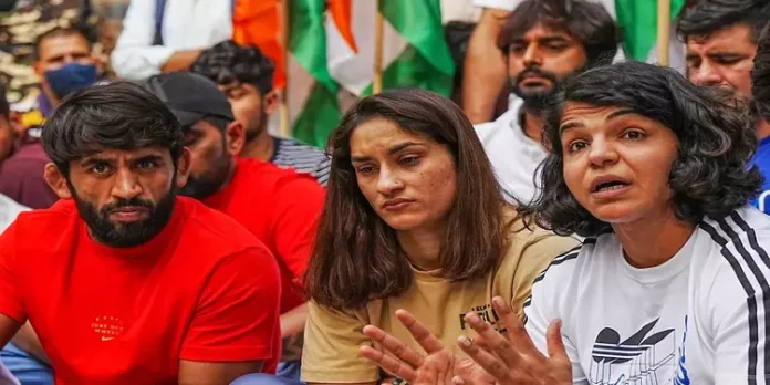 ബ്രിജ്ഭൂഷണെതിരായ സമരം മുന്നില് നിന്ന് നയിക്കാന് കര്ഷക സംഘടനകള് ; ഇന്ന് ഖാപ് മഹാ പഞ്ചായത്ത് ചേരും ബ്രിജ്ഭൂഷണെതിരായ സമരം മുന്നില് നിന്ന് നയിക്കാന് കര്ഷക സംഘടനകള് ; ഇന്ന് ഖാപ് മഹാ പഞ്ചായത്ത് ചേരും