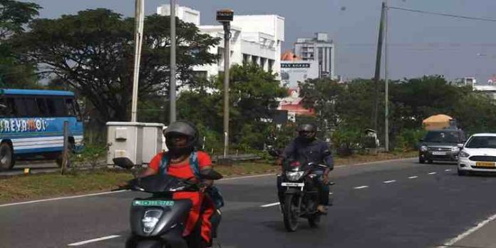 എഐ ക്യാമറകൾക്ക് മുന്നിൽ പ്രതിഷേധബോർഡ് സ്ഥാപിക്കാൻ യൂത്ത് ലീഗ് എഐ ക്യാമറകൾക്ക് മുന്നിൽ പ്രതിഷേധബോർഡ് സ്ഥാപിക്കാൻ യൂത്ത് ലീഗ്