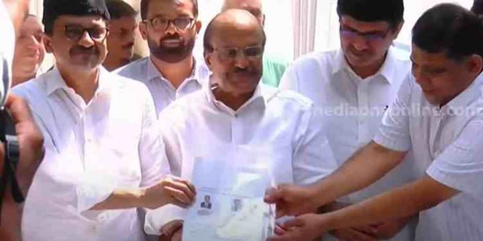 പ്രാഥമികാരോഗ്യ കേന്ദ്രത്തിനായി ഭൂമി വിട്ടുനൽകി പാണക്കാട് കുടുംബം പ്രാഥമികാരോഗ്യ കേന്ദ്രത്തിനായി ഭൂമി വിട്ടുനൽകി പാണക്കാട് കുടുംബം