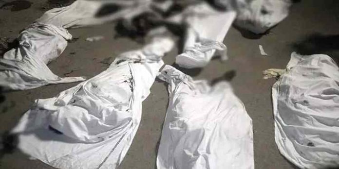 ട്രെയിൻ ദുരന്തം : മൃതദേഹങ്ങൾ അഴുകുന്നതിനാൽ ഒന്നിച്ച് സംസ്കരിക്കേണ്ടിവരുമെന്ന് ഒഡിഷ സർക്കാർ ട്രെയിൻ ദുരന്തം : മൃതദേഹങ്ങൾ അഴുകുന്നതിനാൽ ഒന്നിച്ച് സംസ്കരിക്കേണ്ടിവരുമെന്ന് ഒഡിഷ സർക്കാർ