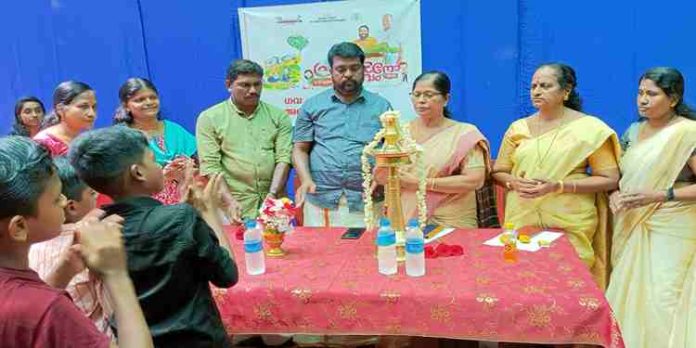 അങ്ങാടിക്കൽ തെക്ക് ഗവ.എച്ച്.എസ് സ്കൂളിൽ പ്രവേശനോത്സവം നടത്തി അങ്ങാടിക്കൽ തെക്ക് ഗവ.എച്ച്.എസ് സ്കൂളിൽ പ്രവേശനോത്സവം നടത്തി
