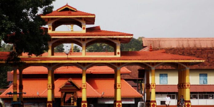ഏറ്റുമാനൂർ മഹാദേവ ക്ഷേത്രത്തിൽ ഗുരുതര സുരക്ഷാ വീഴ്ച ; ക്ഷേത്ര ശ്രീകോവിലിന്റെ ദൃശ്യങ്ങൾ യൂട്യൂബിൽ ഏറ്റുമാനൂർ മഹാദേവ ക്ഷേത്രത്തിൽ ഗുരുതര സുരക്ഷാ വീഴ്ച ; ക്ഷേത്ര ശ്രീകോവിലിന്റെ ദൃശ്യങ്ങൾ യൂട്യൂബിൽ