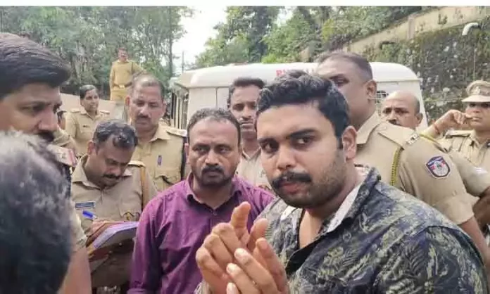 ബി.ജെ.പി നേതാവ് സുമേഷ് വധം ; പ്രതികളെ സ്ഥലത്തെത്തിച്ച് തെളിവെടുത്തു ബി.ജെ.പി നേതാവ് സുമേഷ് വധം ; പ്രതികളെ സ്ഥലത്തെത്തിച്ച് തെളിവെടുത്തു