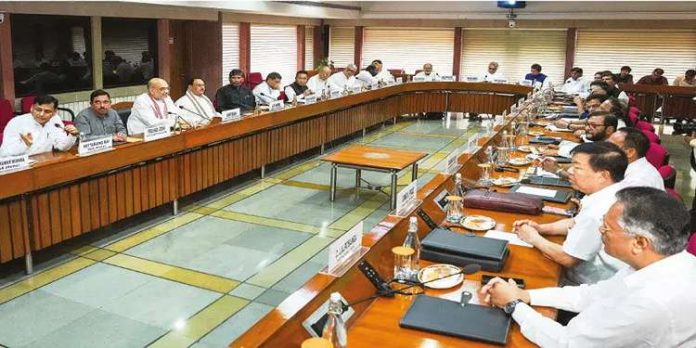 മണിപ്പൂരിൽ ഉത്തരമില്ലാതെ കേന്ദ്രം മണിപ്പൂരിൽ ഉത്തരമില്ലാതെ കേന്ദ്രം