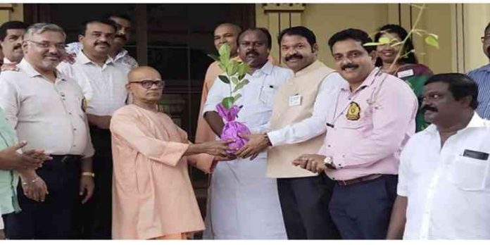റോട്ടറി ക്ലബ് ഓഫ് തിരുവല്ല ഈസ്റ്റിൻ്റെ നേതൃത്വത്തിൽ 500 വിയറ്റ്നാം സൂപ്പർ ഏർലി ബഡ് പ്ലാവിൻ തൈകൾ വിതരണം ചെയ്തു റോട്ടറി ക്ലബ് ഓഫ് തിരുവല്ല ഈസ്റ്റിൻ്റെ നേതൃത്വത്തിൽ 500 വിയറ്റ്നാം സൂപ്പർ ഏർലി ബഡ് പ്ലാവിൻ തൈകൾ വിതരണം ചെയ്തു