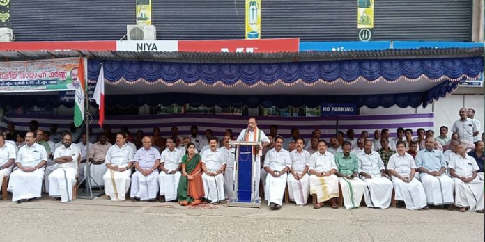 അഴിമതിയും സ്വജനപക്ഷപാതവും ഇടത് സര്ക്കാരിന്റെ മുഖമുദ്ര ; അഡ്വ. വര്ഗ്ഗീസ് മാമ്മന് അഴിമതിയും സ്വജനപക്ഷപാതവും ഇടത് സര്ക്കാരിന്റെ മുഖമുദ്ര ; അഡ്വ. വര്ഗ്ഗീസ് മാമ്മന്