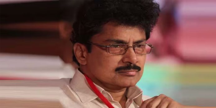 പാർട്ടി ഫണ്ടിൽ തിരിമറി ; പി കെ ശശിക്കെതിരായ പരാതിയില് രേഖകൾ പരിശോധിക്കാൻ രണ്ടംഗ കമ്മീഷനെ നിയോഗിച്ച് സിപിഎം പാർട്ടി ഫണ്ടിൽ തിരിമറി ; പി കെ ശശിക്കെതിരായ പരാതിയില് രേഖകൾ പരിശോധിക്കാൻ രണ്ടംഗ കമ്മീഷനെ നിയോഗിച്ച് സിപിഎം