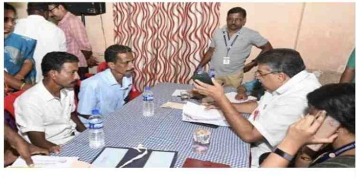 താലൂക്ക് തല പരാതി പരിഹാര അദാലത്തിൽ ഓൺലൈനായി ലഭിച്ച പരാതികൾ പരിഗണിച്ച് മന്ത്രിമാർ താലൂക്ക് തല പരാതി പരിഹാര അദാലത്തിൽ ഓൺലൈനായി ലഭിച്ച പരാതികൾ പരിഗണിച്ച് മന്ത്രിമാർ