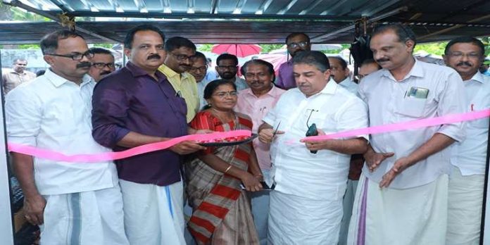 ചെറിയനാട് നോര്ത്ത് മേഖല കമ്മിറ്റി ഓഫീസിന്റെ ഉദ്ഘാടനം മന്ത്രി സജി ചെറിയാന് നിര്വഹിച്ചു ചെറിയനാട് നോര്ത്ത് മേഖല കമ്മിറ്റി ഓഫീസിന്റെ ഉദ്ഘാടനം മന്ത്രി സജി ചെറിയാന് നിര്വഹിച്ചു