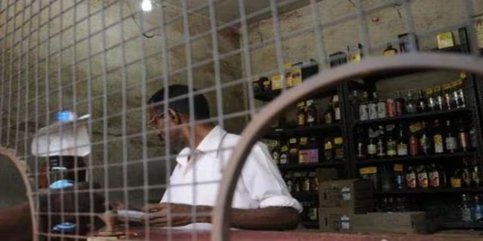 ബിവറേജസ് പണിമുടക്ക് പിൻവലിച്ചു ; ഇന്ന് മദ്യശാലകൾ പ്രവർത്തിക്കും ബിവറേജസ് പണിമുടക്ക് പിൻവലിച്ചു ; ഇന്ന് മദ്യശാലകൾ പ്രവർത്തിക്കും
