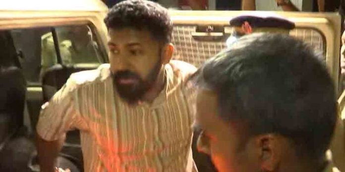 ആകാശ് തില്ലങ്കേരിയെ അതീവ സുരക്ഷാ ജയിലിലെ പ്രത്യേക സെല്ലിലേക്ക് മാറ്റി ആകാശ് തില്ലങ്കേരിയെ അതീവ സുരക്ഷാ ജയിലിലെ പ്രത്യേക സെല്ലിലേക്ക് മാറ്റി