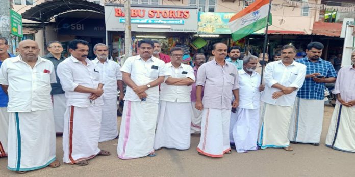 സുധാകരന്റെ അറസ്റ്റ് ; കൊടുമണ് മണ്ഡലം കമ്മിറ്റി പ്രതിഷേധ പ്രകടനവും യോഗവും നടത്തി സുധാകരന്റെ അറസ്റ്റ് ; കൊടുമണ് മണ്ഡലം കമ്മിറ്റി പ്രതിഷേധ പ്രകടനവും യോഗവും നടത്തി