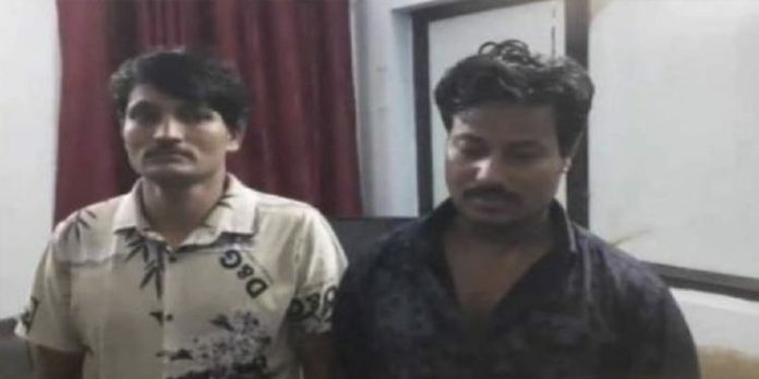 ബിവറേജസ് ഔട്ട്ലൈറ്റ് കുത്തി തുറന്ന് മോഷണം ; രണ്ട് ബംഗാള് സ്വദേശികള് പിടിയില് ബിവറേജസ് ഔട്ട്ലൈറ്റ് കുത്തി തുറന്ന് മോഷണം ; രണ്ട് ബംഗാള് സ്വദേശികള് പിടിയില്